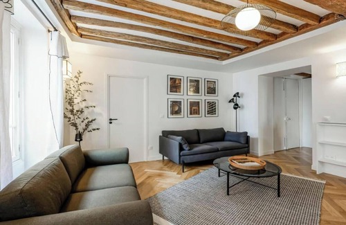 Val-de-Grace Apartment | YOUR PARISIAN ESCAPE NEXT TO LUXEMBOURG GARDEN AT RUE DU VAL DE GRÂCE