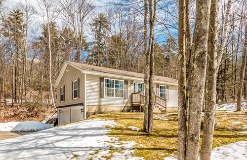 Carroll County House | Your Perfect Blend of Views, Hot Tub, and Fun!