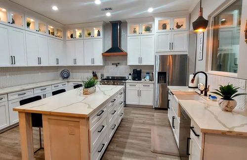 Thousand Oaks House | Your Private Resort Getaway!