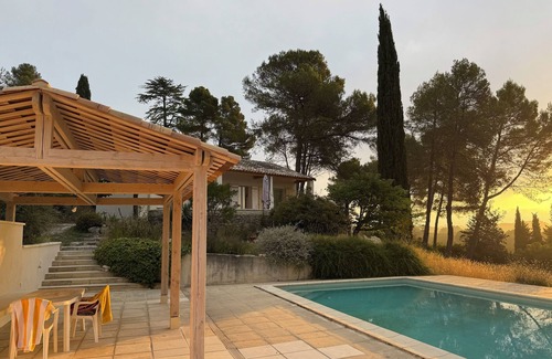 Uzes Villa | Your retreat in Languedoc – sun, pool & French flair
