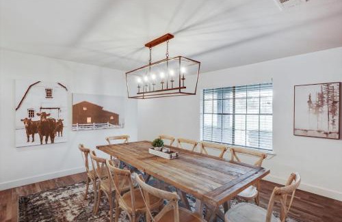 Roanoke House | Your Rustic Retreat w Backyard Oasis Pool Patio