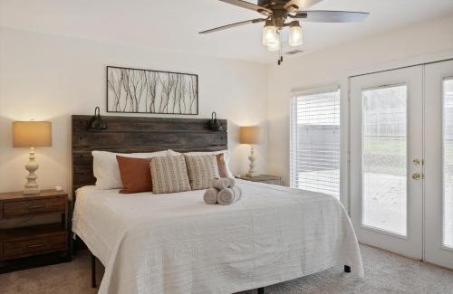 Roanoke House | Your Rustic Retreat w Backyard Oasis Pool Patio