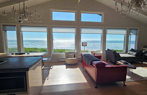 Arch Cape House | Your search is over - 180° views, A/C, Pet friendly, Luxury - Right on the sand