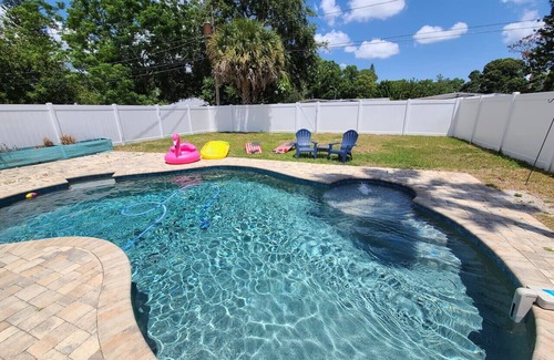 Pinellas Park House | Your St Pete and Clear Water Close Builtin Pool King Bed Full Kitchen Island