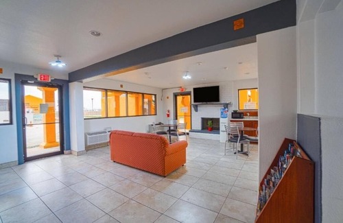 Kingsville Hotel | Your Stay Near LE Ramey Golf In A Pet Allowed Room With Free Parking