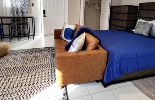 Palm Beach - West Palm Beach House | Your Suite in Palm Beach!