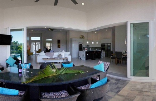 Pelican Villa | Your vacation starts here with Exclusive Tropical Villas🌴☀️🌴 3 bedroom & 3 bath