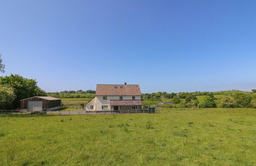Bontnewydd House | YR ADFA, pet friendly, luxury holiday cottage in Tregaron