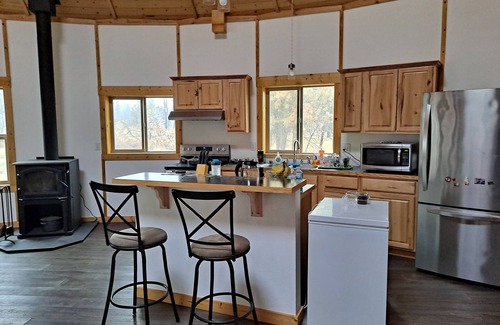 Medical Lake Cabin | Yurt cabin on 10 acres, fire pit, wildlife galore, close to lakes & Spokane WA