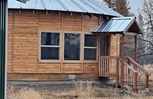 Medical Lake Cabin | Yurt cabin on 10 acres, fire pit, wildlife galore, close to lakes & Spokane WA