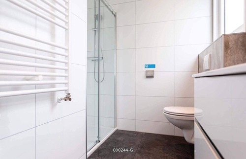 Cromvoirt Ski Chalet | ✓ Z Module at Résidence de Leuvert ✓ Holiday home for 6 persons ✓ Located near Den Bosch (Noord-Brabant) ✓ Near De IJzeren Man ✓ Book directly through the park