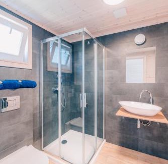 Mielno Resort | Zatoka Slonca - Domki z basenem, WiFi i parking w cenie!