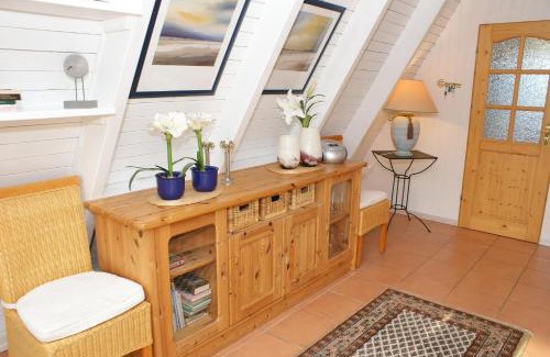 Damp Resort | Zeltdachhaus mit TV im Schlafzimme