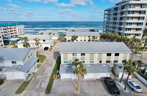 New Smyrna Beach House | ZEN BEACH RETREAT OCEAN VIEW TOWNHOUSE