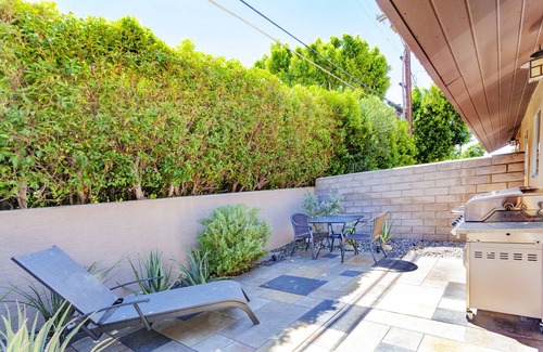 Uptown Design District Condo | Zen Like Peace and Quiet In the Heart of the Design District/Movie Colony.