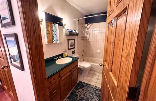 Santa Cruz House | Zen Redwood Santa Cruz Retreat