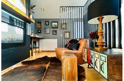 West Highland House | Zendustrial Oasis