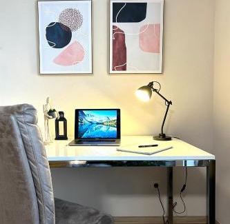 Neudorf Apartment | Zentrale Lage - Ideal für Arbeit & Erholung