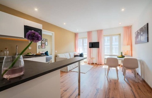 Nauwieser Viertel Apartment | Zentrales 40-qm-city-apartment für 4 Pers