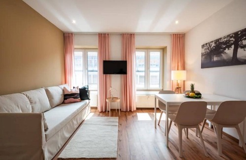 Nauwieser Viertel Apartment | Zentrales 40-qm-city-apartment für 4 Pers