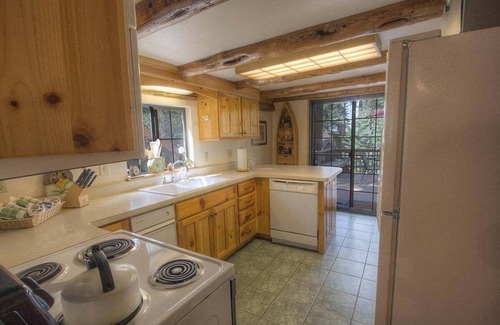 Zephyr Cove House | Zephyr Cabin, Private Beach (NVH0581)