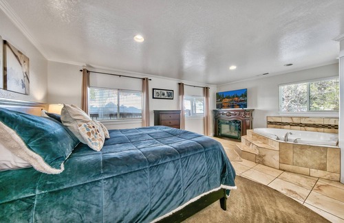 Round Hill Village House | Zephyr Cov 5BR4BA -Pool,Spa,Steam Rm,5 Min 2 Ski