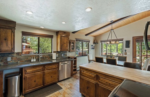 Zephyr Cove House | Zephyr Cove Home In The Hills, Lake Views, Yard, Hot Tub, Great for Pets!