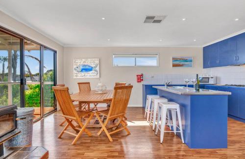 Port Willunga House | Zephyr Shores - Port Willunga - C21 SouthCoast Holidays