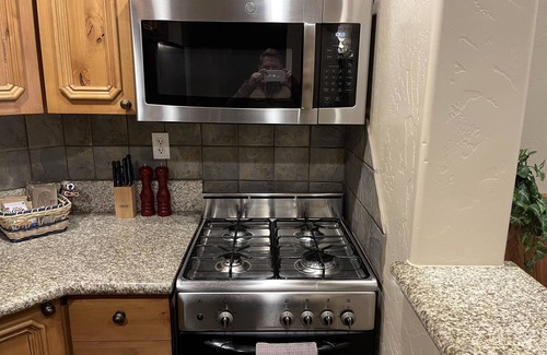 Zermatt Condo | Zermatt Resort Condo located in the beautiful Swiss town of Midway