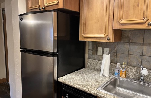 Zermatt Condo | Zermatt Resort Condo located in the beautiful Swiss town of Midway