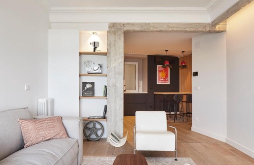 Gros Apartment | Zinemaldi Suite by FeelFree Rentals