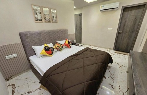 Agra House | Zipcode Stay ; Family Suite with Balconyn