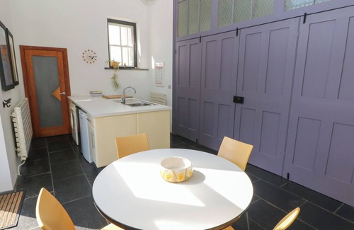 Carew Newton Cottage | ZOAR CHAPEL, pet friendly, character holiday cottage in Carew