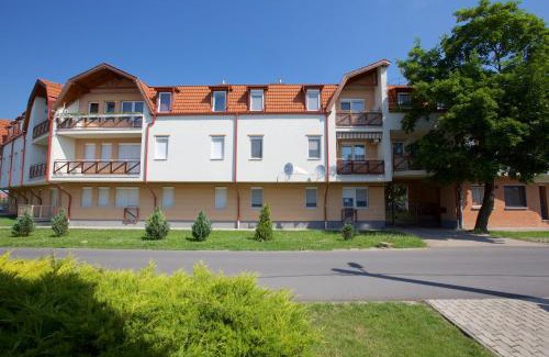 Hajduszoboszlo Apartment | Zoli Apartmanok-Kinga Kölcsey 34-36