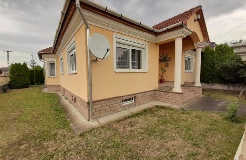 Bogacs House | Zoli Vendégház