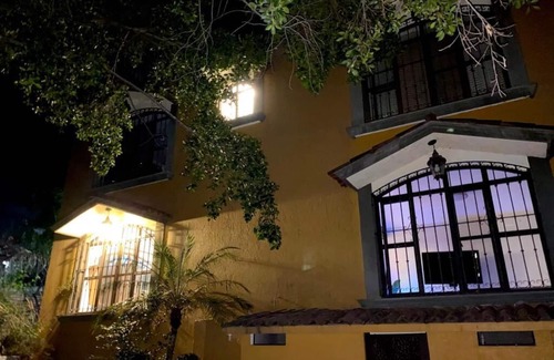 Cuernavaca House | ZONA EXCLUSIVA Y COMODA. SEGURA, AMPLIA Y DIVERTIDA.nPARA FAMILIA Y AMIGOS.