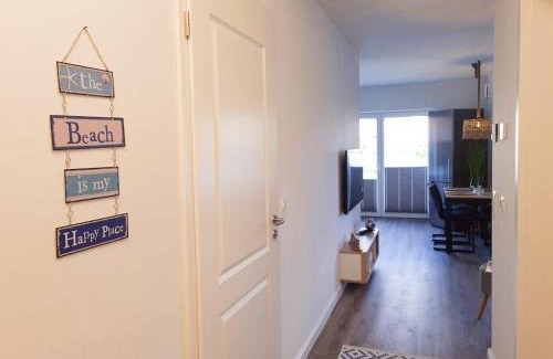 Damp Apartment | Zum Meer