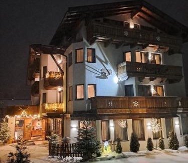 Seefeld in Tirol Cabin | Zwei Hirsche