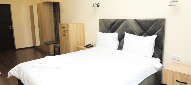 Aragast Hotel