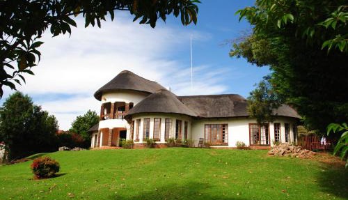 Maclear Manor