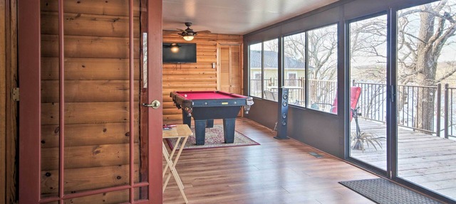 Rustic Eucha Dwelling w/ Balcony, Grand Lake Views