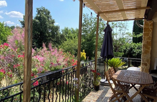 Été en Provence – maison 3 chambres pour famille entre vignes et cigales.