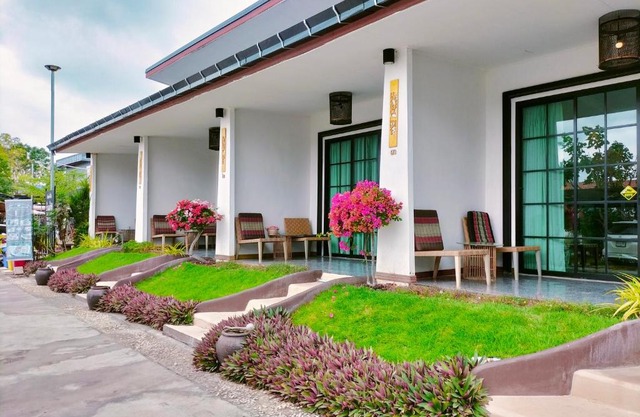 โรงแรมบ้านมะลิ ฮิลล์ เรสซิเด้นท์