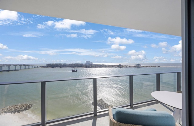 1/1 located at JW Marriott on Clearwater Beach,914