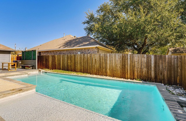 1/2 Mi to Frisco Commons Park: Poolside Oasis!