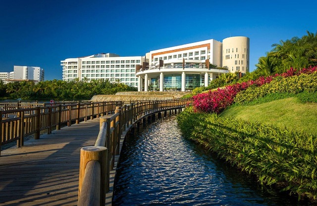 1-4 Bedroom Suites/Villas, Lofts NUEVO & CANCUN