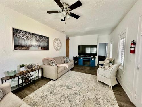 #1 - 5BR 1BA - Unit A - Private Entire Home - WiFi