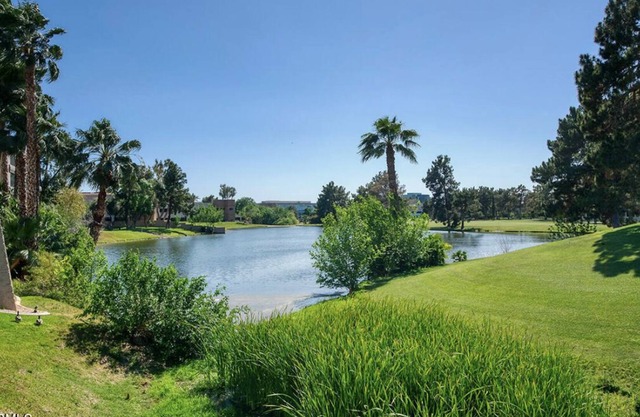 1 Bd 1.5 Bath Condo in Highly Sought After Biltmore Gated Community