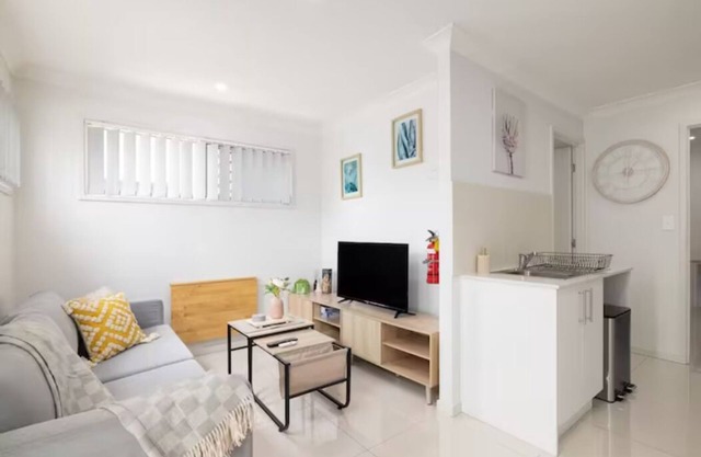 1 Bdr Apt! GST Credits! Kitchen! Parking! 139AF1