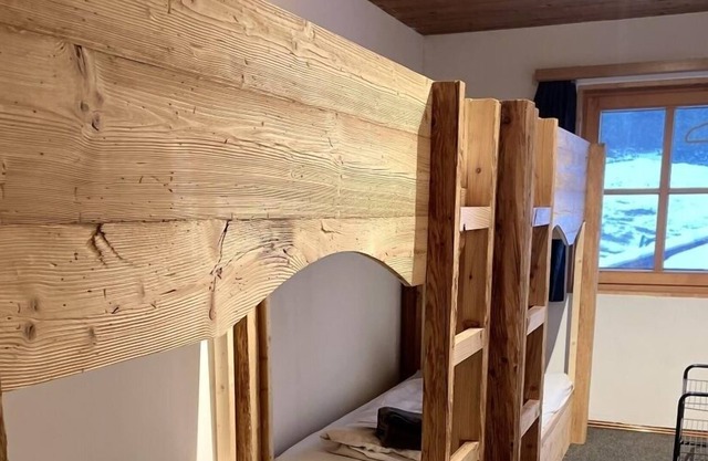 1 bed in the men's camp incl. breakfast